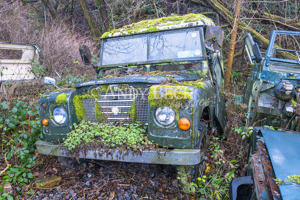 Abandoned Land Rover (series 3, split screen)